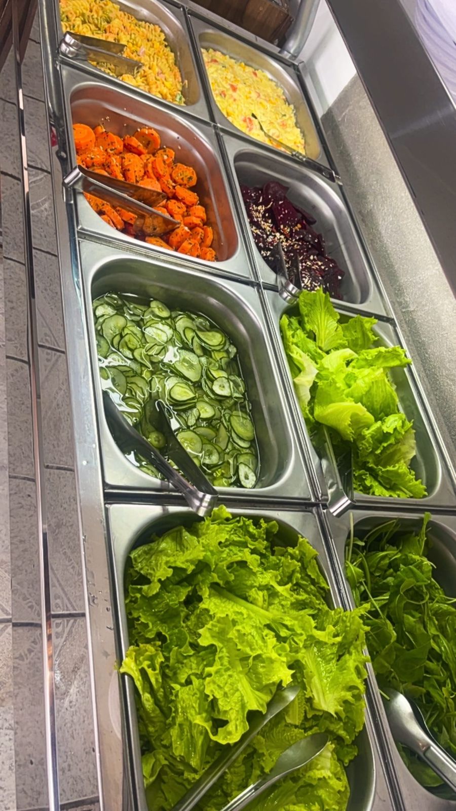 Buffet de saladas e frutas - Sr Zulato
