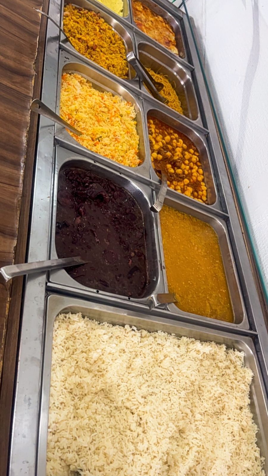 Saladas frescas e legumes do buffet - Sr Zulato